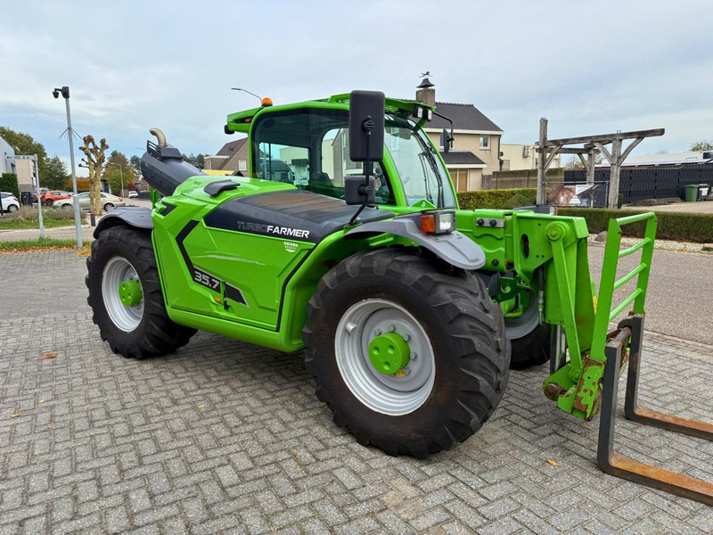 Merlo TF35.7-140 Telehandler - Stivuitor telescopic: Foto 4 Merlo TF35.7-140 Telehandler - Stivuitor telescopic: Foto 4