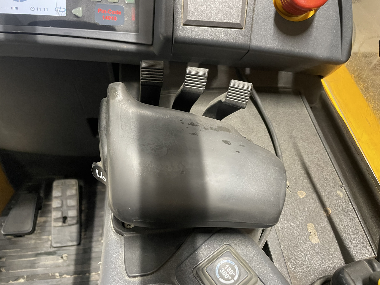 JUNGHEINRICH ETV214 - Stivuitor cu catarg retractabil: Foto 5 JUNGHEINRICH ETV214 - Stivuitor cu catarg retractabil: Foto 5