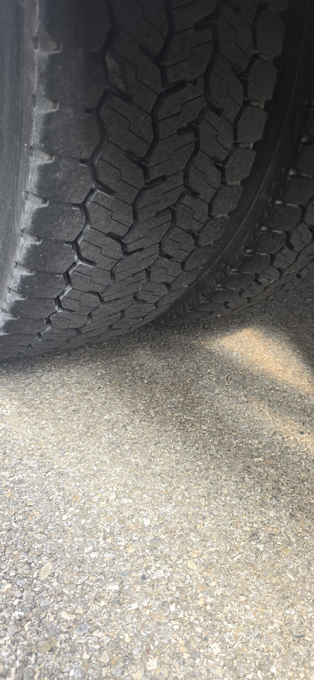 RENAULT - Camion frigider: Foto 5 RENAULT - Camion frigider: Foto 5