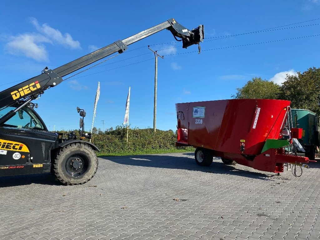 BvL Futtermischwagen - Remorcă distribuit furaje: Foto 3 BvL Futtermischwagen - Remorcă distribuit furaje: Foto 3