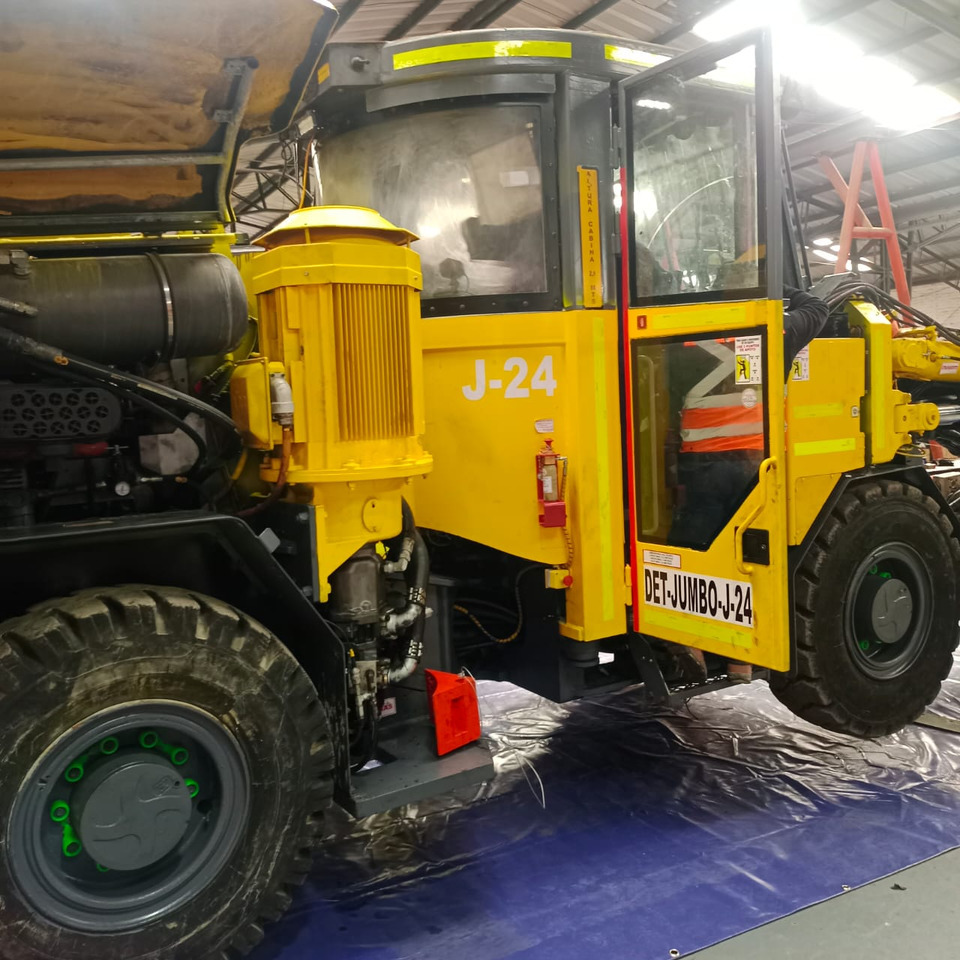 EPIROC BOOMER S2C - Masina de foraj orizontala: Foto 2 EPIROC BOOMER S2C - Masina de foraj orizontala: Foto 2