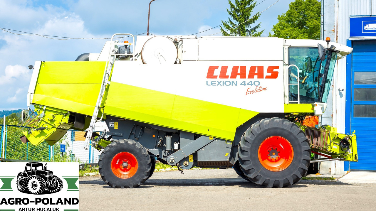 CLAAS LEXION 440 EVOLUTION - 2003 ROK + CLAAS C 540 SKŁADANY - 2007 ROK - Combină de recoltat cereale: Foto 4 CLAAS LEXION 440 EVOLUTION - 2003 ROK + CLAAS C 540 SKŁADANY - 2007 ROK - Combină de recoltat cereale: Foto 4