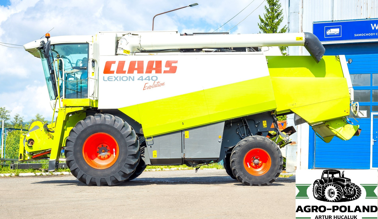 CLAAS LEXION 440 EVOLUTION - 2003 ROK + CLAAS C 540 SKŁADANY - 2007 ROK - Combină de recoltat cereale: Foto 5 CLAAS LEXION 440 EVOLUTION - 2003 ROK + CLAAS C 540 SKŁADANY - 2007 ROK - Combină de recoltat cereale: Foto 5