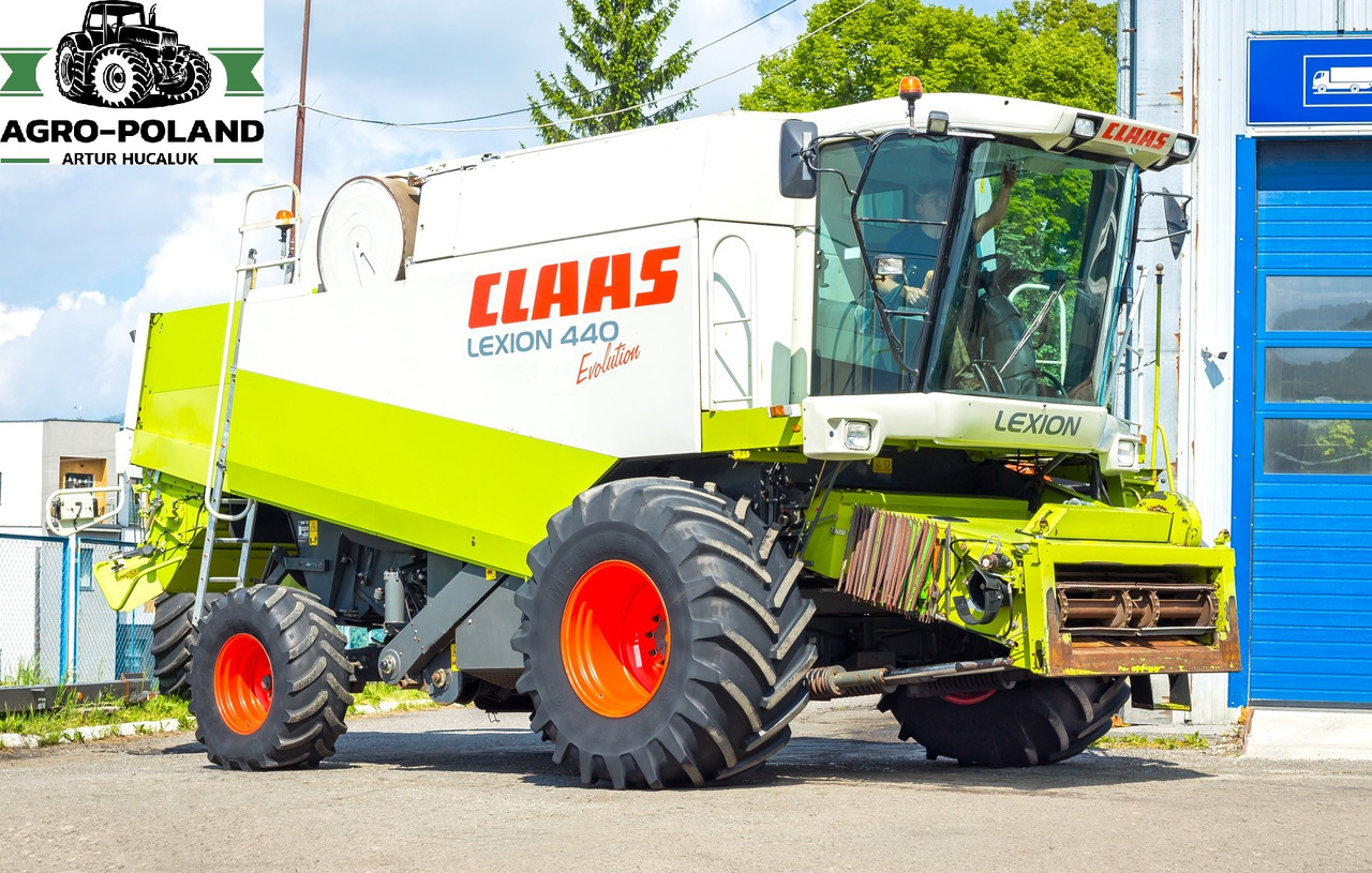 CLAAS LEXION 440 EVOLUTION - 2003 ROK + CLAAS C 540 SKŁADANY - 2007 ROK - Combină de recoltat cereale: Foto 3 CLAAS LEXION 440 EVOLUTION - 2003 ROK + CLAAS C 540 SKŁADANY - 2007 ROK - Combină de recoltat cereale: Foto 3