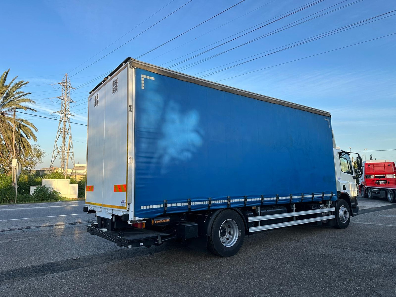 DAF CF 75.310 - Camion cu prelată: Foto 4 DAF CF 75.310 - Camion cu prelată: Foto 4