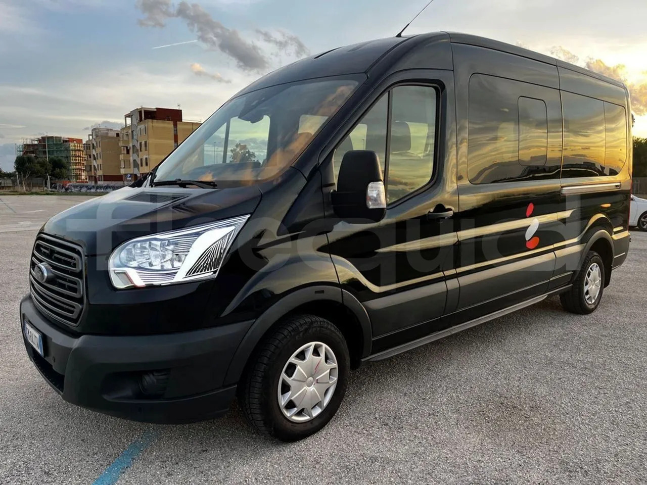 Ford Transit - Microbuz, Transport persoane: Foto 4 Ford Transit - Microbuz, Transport persoane: Foto 4