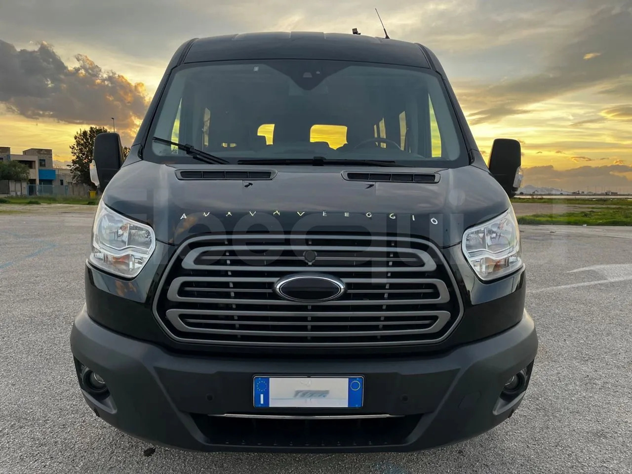 Ford Transit - Microbuz, Transport persoane: Foto 2 Ford Transit - Microbuz, Transport persoane: Foto 2