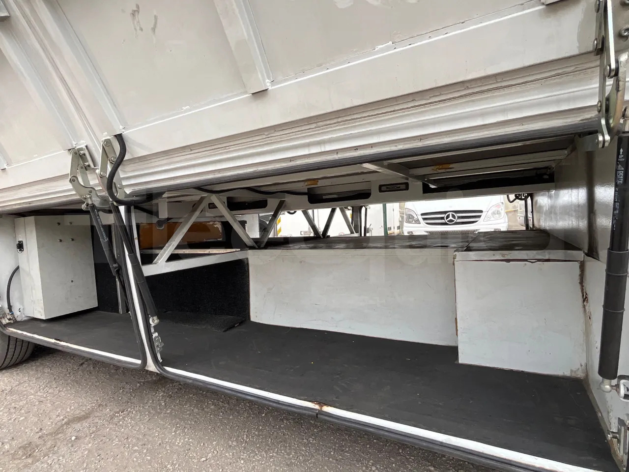 Autocar Isuzu Turquoise: Foto 8 Autocar Isuzu Turquoise: Foto 8