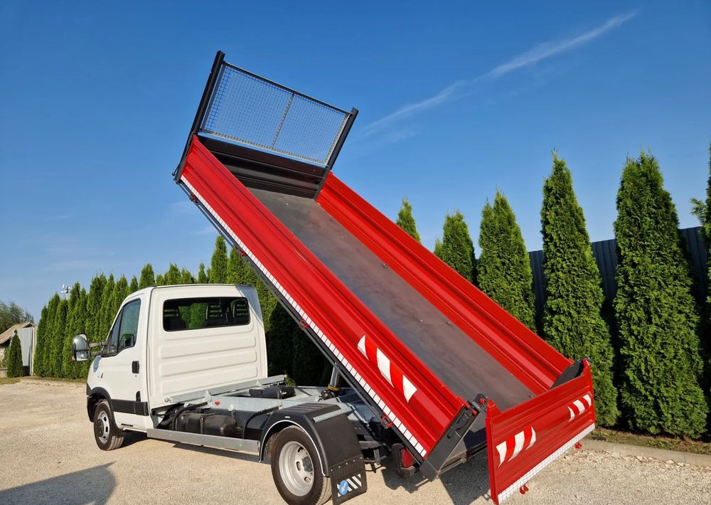 Iveco 35C15 3.0 - Autoutilitară basculantă: Foto 3 Iveco 35C15 3.0 - Autoutilitară basculantă: Foto 3