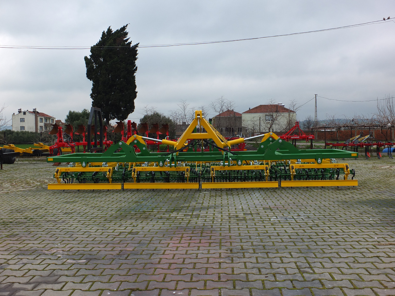 Modonex MT-600R Combine - Maşină pentru prelucrarea solului: Foto 4 Modonex MT-600R Combine - Maşină pentru prelucrarea solului: Foto 4