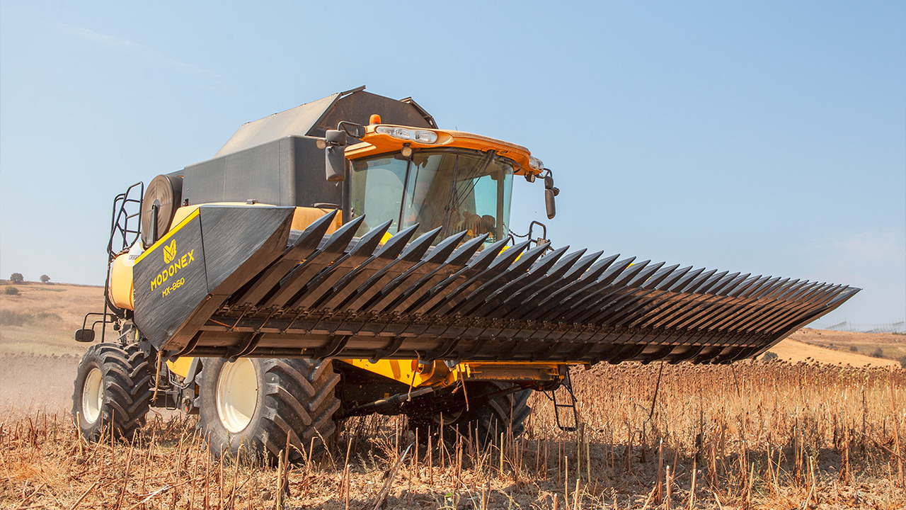 Modonex MX-630 - Echipament recoltat floarea soarelui: Foto 1 Modonex MX-630 - Echipament recoltat floarea soarelui: Foto 1