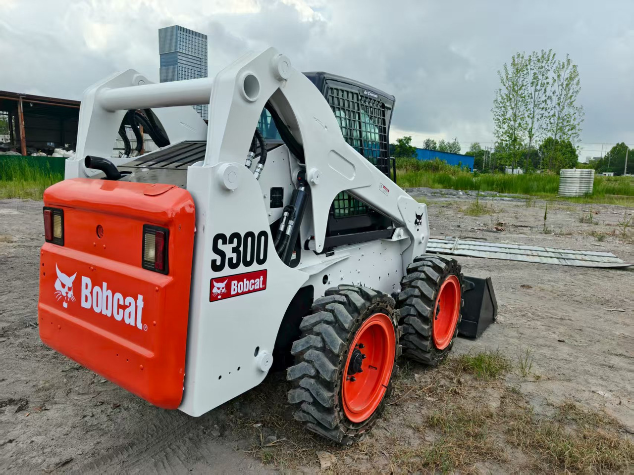 BOBCAT skid steer loader S300 Mining/Agriculture/Urban Construction - Mini încărcător: Foto 4 BOBCAT skid steer loader S300 Mining/Agriculture/Urban Construction - Mini încărcător: Foto 4