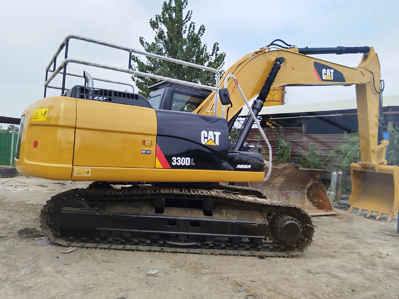 CATERPILLAR 330DL good condition 2024 30 ton excavator for sale - Excavator pe şenile: Foto 1 CATERPILLAR 330DL good condition 2024 30 ton excavator for sale - Excavator pe şenile: Foto 1