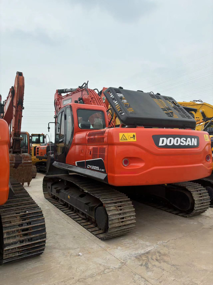 DOOSAN dx225 excavator original hot sale - Excavator pe şenile: Foto 2 DOOSAN dx225 excavator original hot sale - Excavator pe şenile: Foto 2