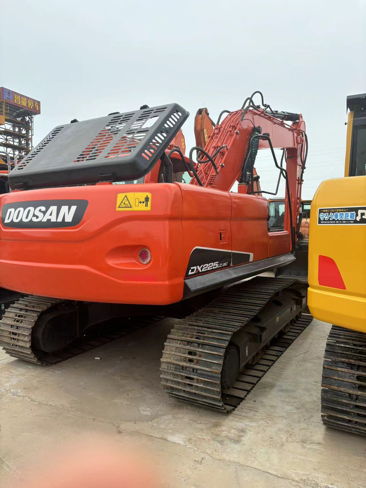 DOOSAN dx225 excavator original hot sale - Excavator pe şenile: Foto 1 DOOSAN dx225 excavator original hot sale - Excavator pe şenile: Foto 1