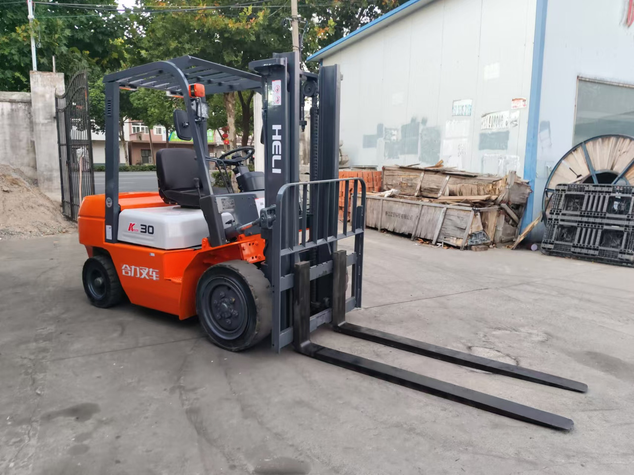 HELI k30 used 3 ton diesel forklift Customizable mast clamps low price - Stivuitor diesel: Foto 5 HELI k30 used 3 ton diesel forklift Customizable mast clamps low price - Stivuitor diesel: Foto 5