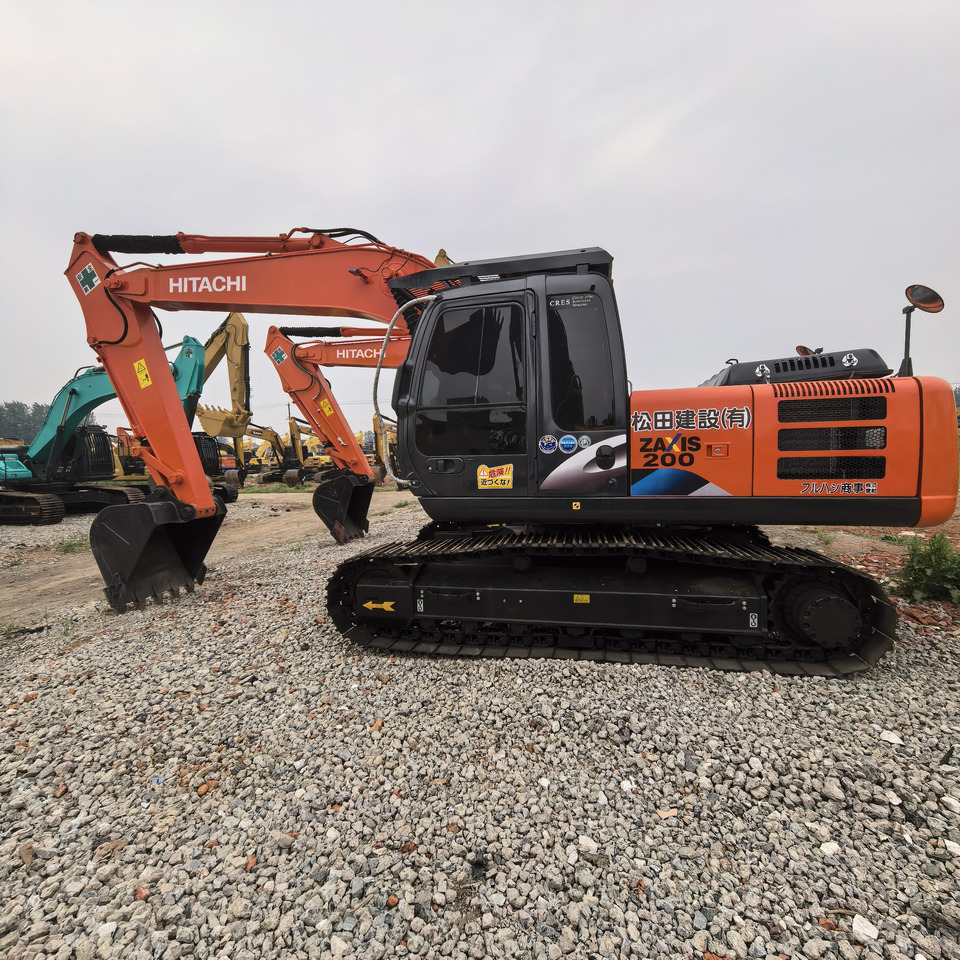 HYUNDAI zx200 japan original HYUNDAI 20 tons excavator - Excavator pe şenile: Foto 1 HYUNDAI zx200 japan original HYUNDAI 20 tons excavator - Excavator pe şenile: Foto 1