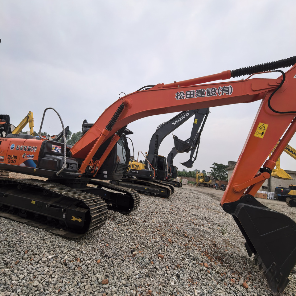 HYUNDAI zx200 japan original HYUNDAI 20 tons excavator - Excavator pe şenile: Foto 3 HYUNDAI zx200 japan original HYUNDAI 20 tons excavator - Excavator pe şenile: Foto 3