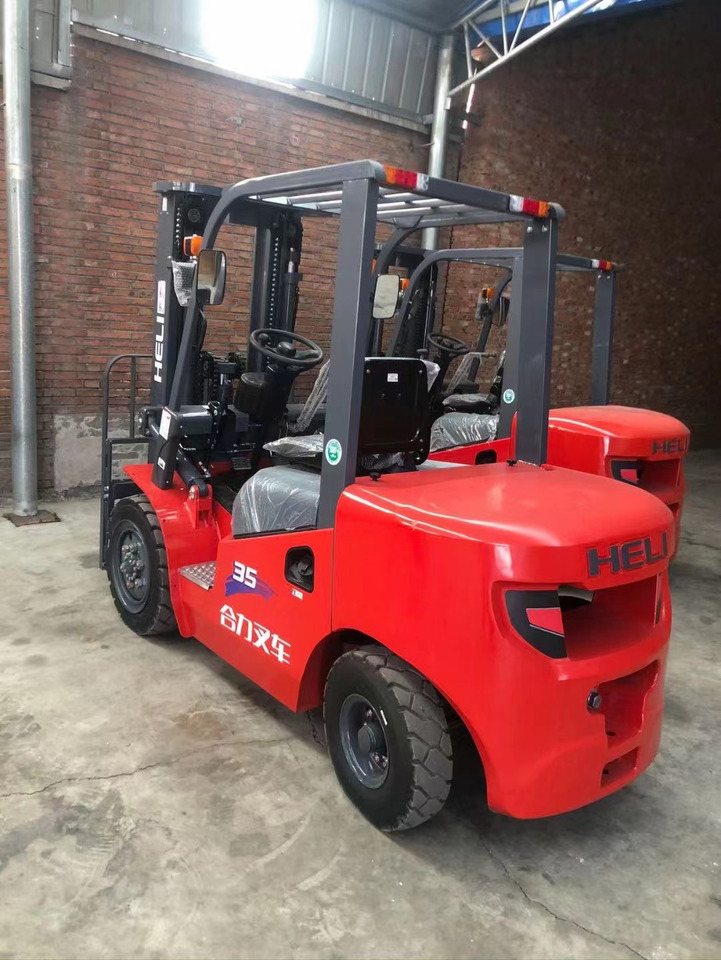 Heli brand new 3.5T diesel forklift(Clamp available) - Stivuitor diesel: Foto 3 Heli brand new 3.5T diesel forklift(Clamp available) - Stivuitor diesel: Foto 3