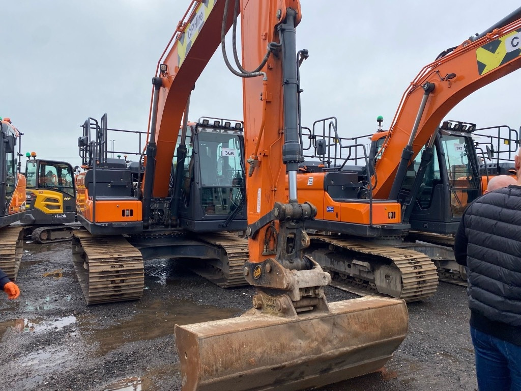 Doosan DX 140 LC - Excavator pe şenile: Foto 1 Doosan DX 140 LC - Excavator pe şenile: Foto 1