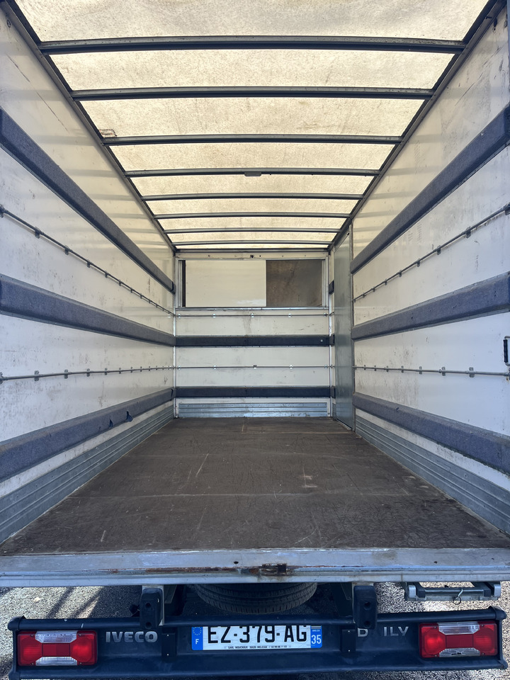 IVECO DAILY - Autoutilitară box: Foto 5 IVECO DAILY - Autoutilitară box: Foto 5