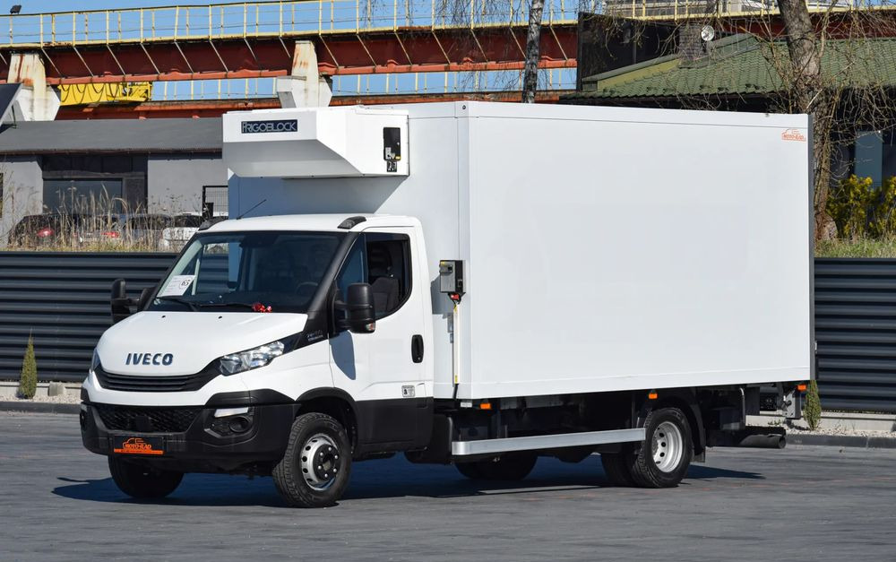 Iveco DAILY 70C18 / 3.0 - 180 KM / AUTOMAT HI-MATIC / 3 OSOBY / CHŁODNIA - MROŹNIA 4,55 M / AGREGAD FRIGOBLOCK / WINDA SORENSEN / KLIMA / TEMPOMAT / KAMERA COFANIA / REGULOWANE ZAWIESZENIE / SERWISOWA - Camion frigider: Foto 1 Iveco DAILY 70C18 / 3.0 - 180 KM / AUTOMAT HI-MATIC / 3 OSOBY / CHŁODNIA - MROŹNIA 4,55 M / AGREGAD FRIGOBLOCK / WINDA SORENSEN / KLIMA / TEMPOMAT / KAMERA COFANIA / REGULOWANE ZAWIESZENIE / SERWISOWA - Camion frigider: Foto 1