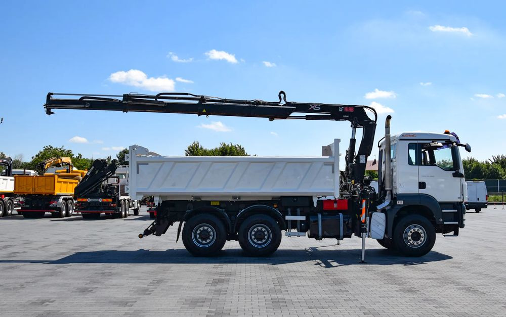 MAN TGS 33.360 / 6x4 / HDS HIAB 122 E-2 HIDUO / STEROWANIE RADIOWE / WYWROTKA / HYDROBURTA / AUTOMAT / KLIMA / TEMPOMAT / KAMERA COFANIA / SPROWADZONY - Camion basculantă, Camion cu macara: Foto 4 MAN TGS 33.360 / 6x4 / HDS HIAB 122 E-2 HIDUO / STEROWANIE RADIOWE / WYWROTKA / HYDROBURTA / AUTOMAT / KLIMA / TEMPOMAT / KAMERA COFANIA / SPROWADZONY - Camion basculantă, Camion cu macara: Foto 4