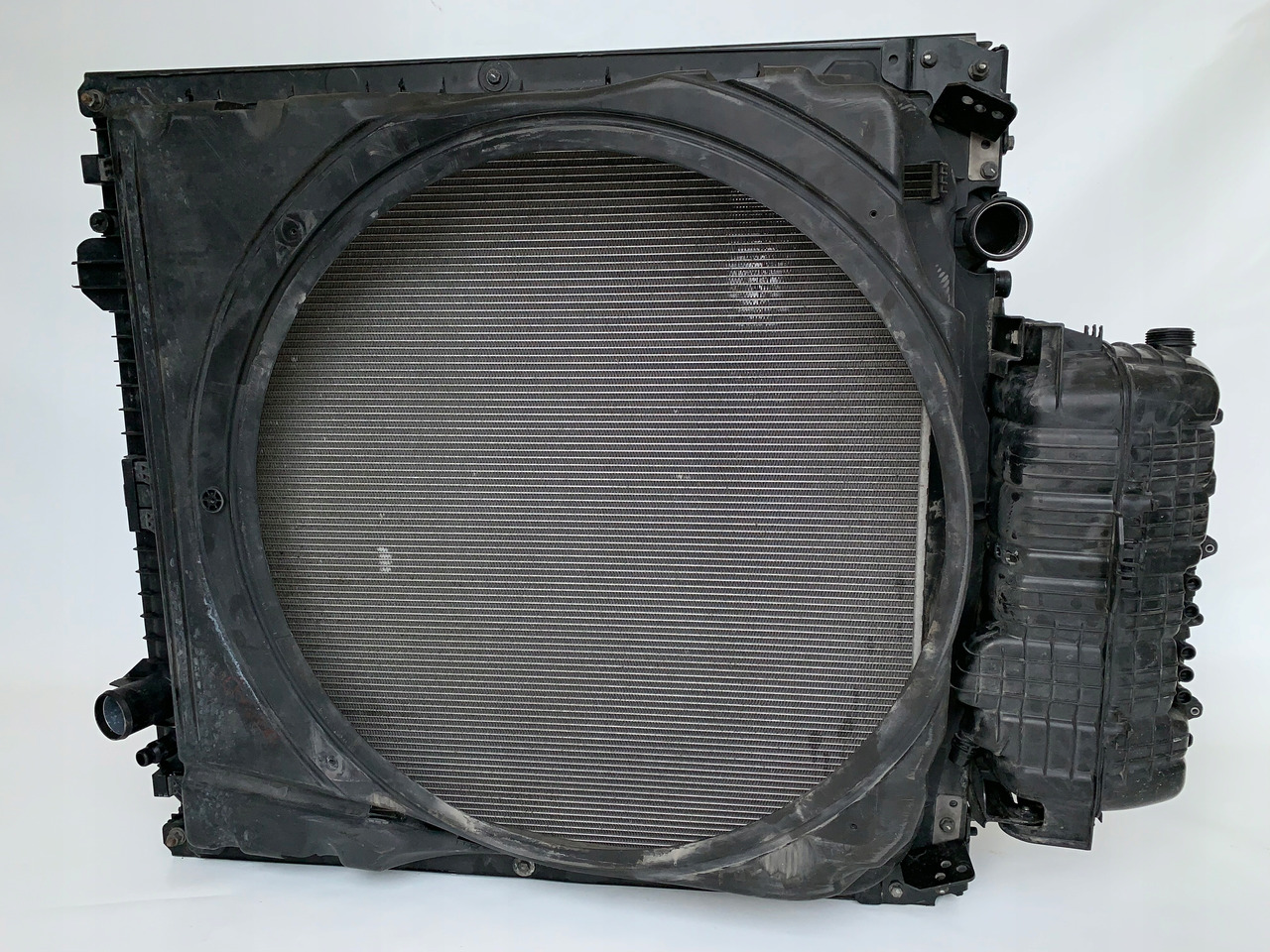 CHŁODNICA MAN TGX EURO 6 NR 1071 - Radiator pentru Camion: Foto 1 CHŁODNICA MAN TGX EURO 6 NR 1071 - Radiator pentru Camion: Foto 1