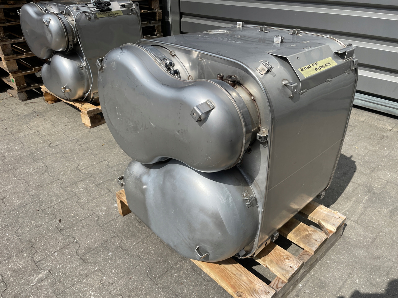 KATALIZATOR MAN TGX TGS EURO 6 DPF TŁUMIK WYDECH 81151036101 - Convertor catalitic pentru Camion: Foto 1 KATALIZATOR MAN TGX TGS EURO 6 DPF TŁUMIK WYDECH 81151036101 - Convertor catalitic pentru Camion: Foto 1