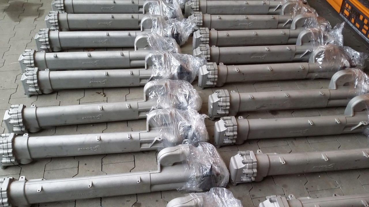 MAN F2000 TGA EGR TGX RECYRKULATOR D20,D26,D28 - Răcitor EGR pentru Camion: Foto 1 MAN F2000 TGA EGR TGX RECYRKULATOR D20,D26,D28 - Răcitor EGR pentru Camion: Foto 1