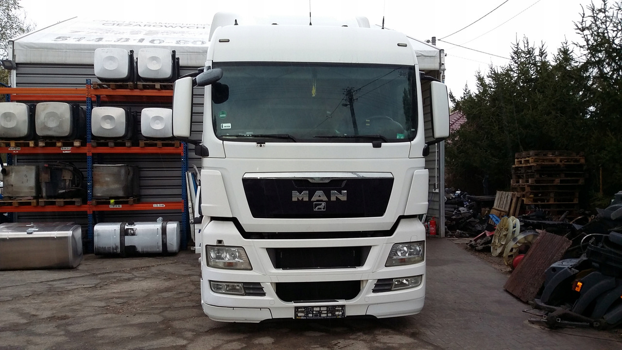 MASKA ATRAPA GRILL POLIK OWIEWKA MAN TGX - Capotă pentru Camion: Foto 1 MASKA ATRAPA GRILL POLIK OWIEWKA MAN TGX - Capotă pentru Camion: Foto 1