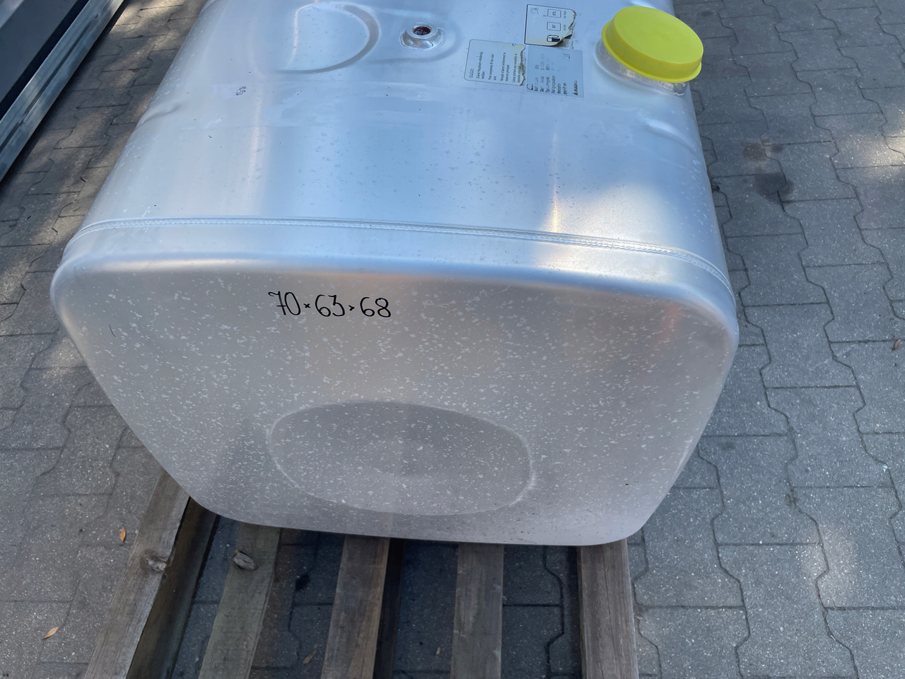 ZBIORNIK PALIWA MAN TGA TGX TGS 250L 81122016898 - Rezervor combustibil pentru Camion: Foto 3 ZBIORNIK PALIWA MAN TGA TGX TGS 250L 81122016898 - Rezervor combustibil pentru Camion: Foto 3