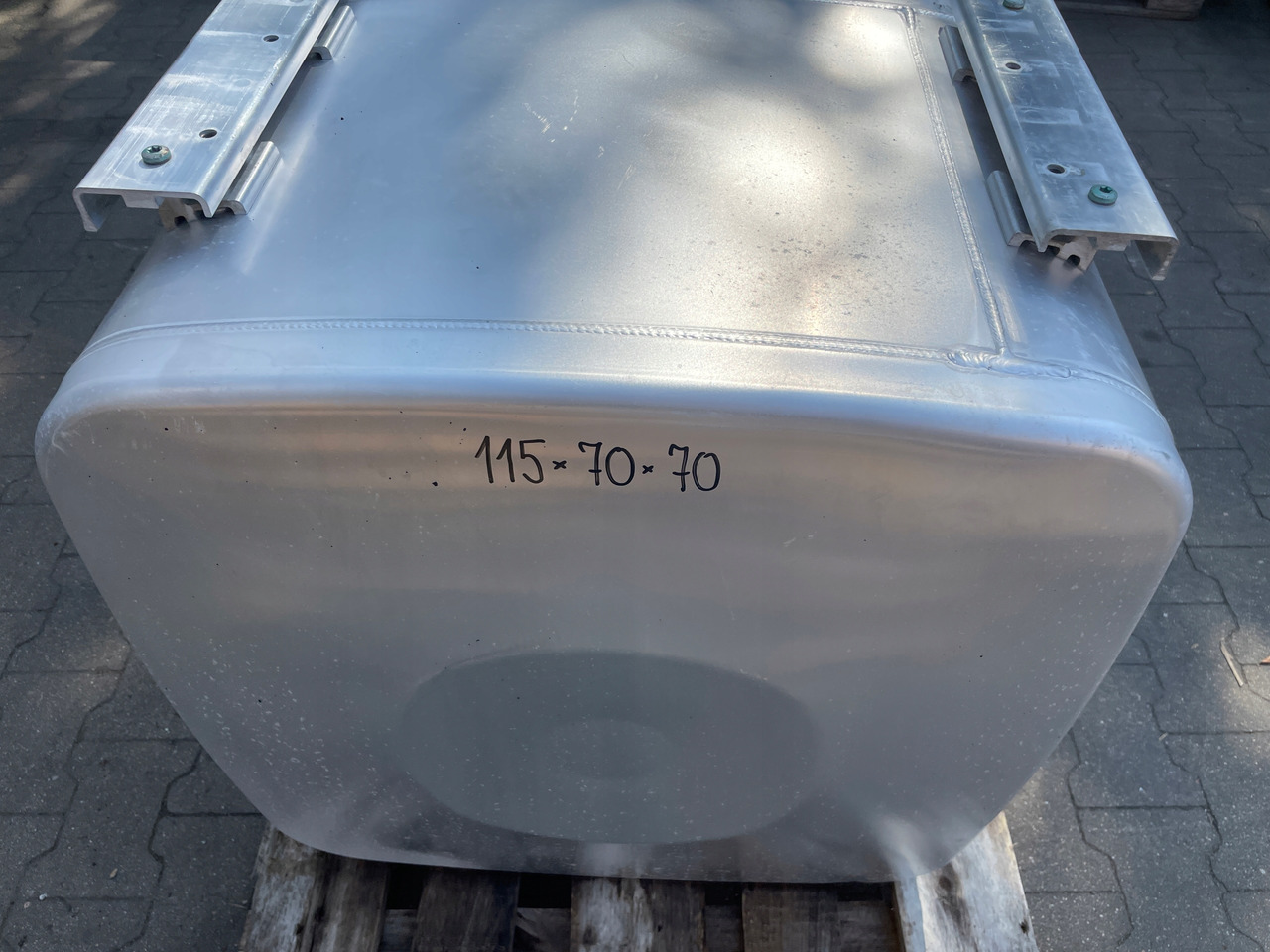 ZBIORNIK PALIWA MAN TGA TGX TGS 460 L 81122016831 - Rezervor combustibil pentru Camion: Foto 3 ZBIORNIK PALIWA MAN TGA TGX TGS 460 L 81122016831 - Rezervor combustibil pentru Camion: Foto 3