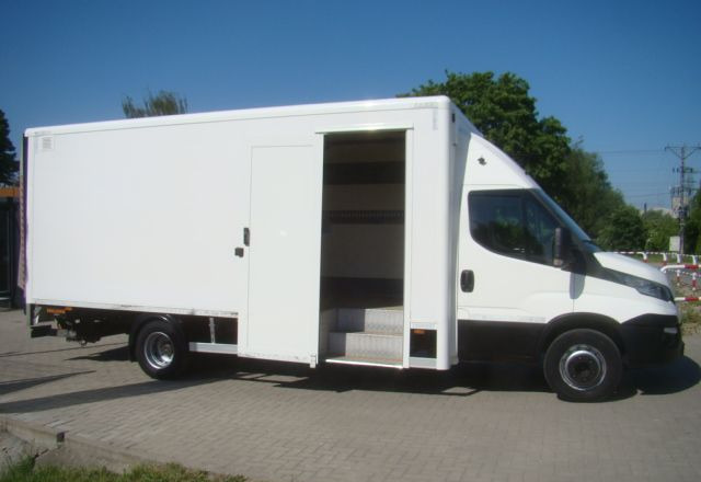 Iveco DAILY 70 C 18 3.0TDI 5.45M WINDA 1000KG - Camion furgon: Foto 4 Iveco DAILY 70 C 18 3.0TDI 5.45M WINDA 1000KG - Camion furgon: Foto 4