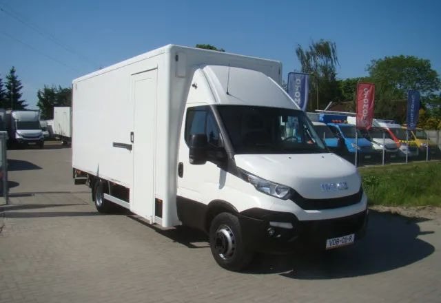 Iveco DAILY 70 C 18 3.0TDI 5.45M WINDA 1000KG - Autoutilitară box: Foto 3 Iveco DAILY 70 C 18 3.0TDI 5.45M WINDA 1000KG - Autoutilitară box: Foto 3