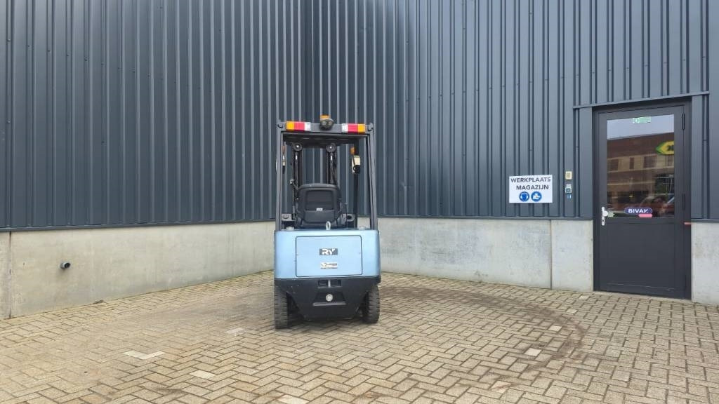 Royal E15 - Electrostivuitor: Foto 2 Royal E15 - Electrostivuitor: Foto 2