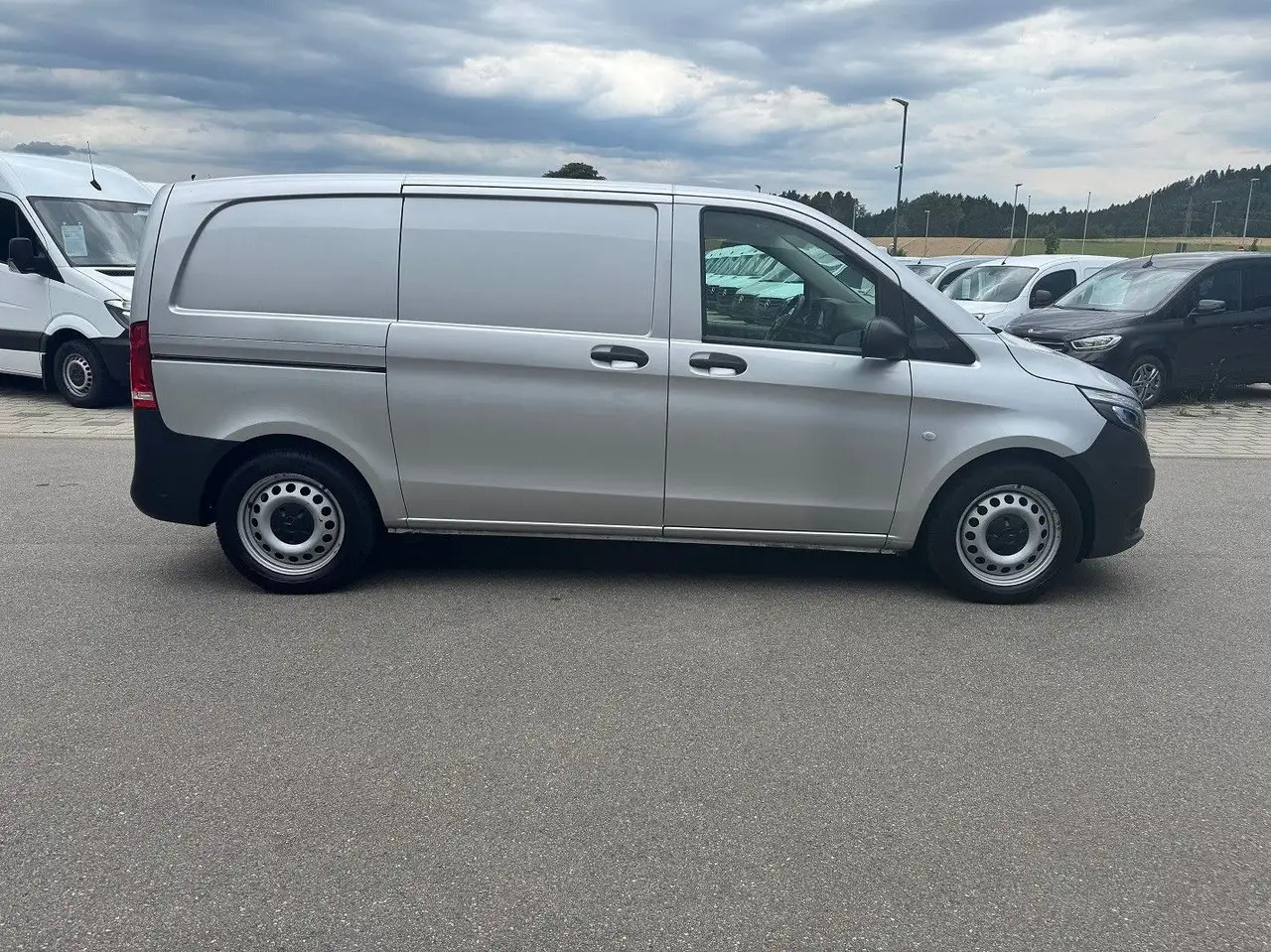 Mercedes-Benz Vito 114 CDI Kompakt Silber Klima Bott - Dubă: Foto 4 Mercedes-Benz Vito 114 CDI Kompakt Silber Klima Bott - Dubă: Foto 4