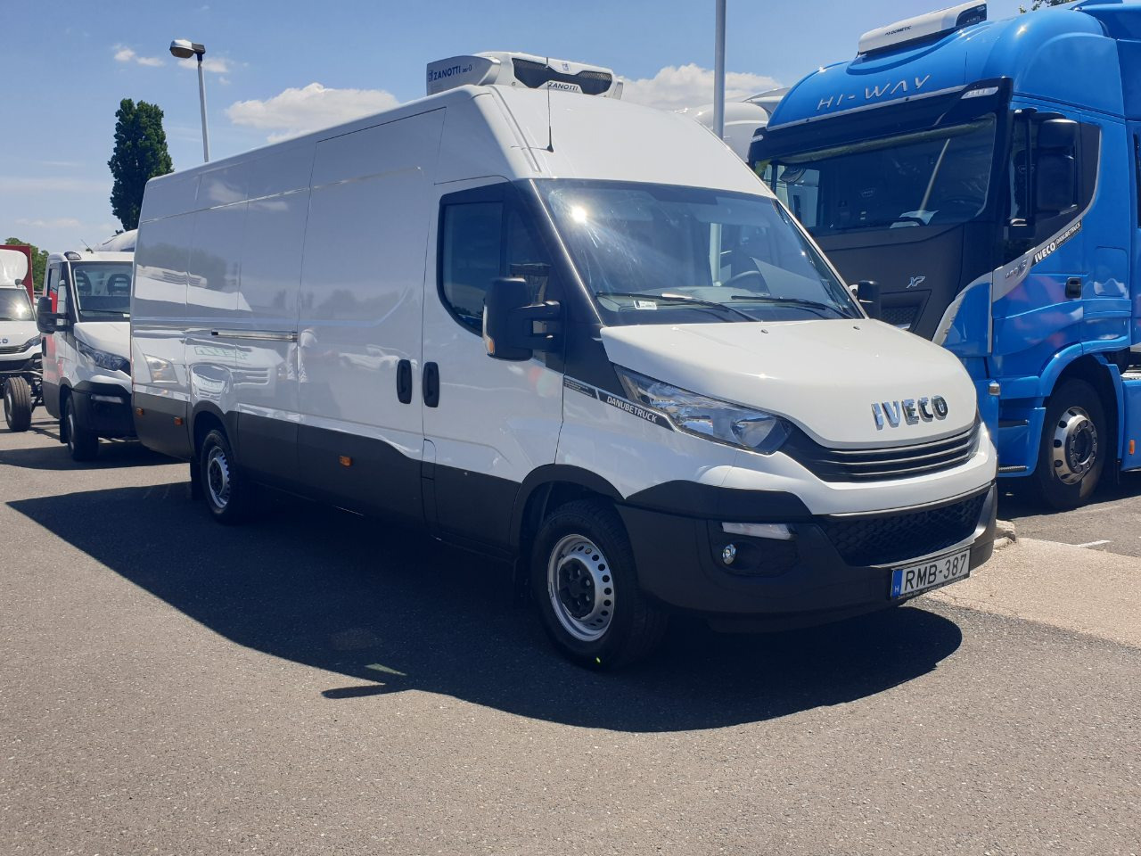 IVECO Daily 35S14 with Zanotti Z350 0°C Refrigeration (5 vehicles in stock) - Autoutilitară frigorifica: Foto 3 IVECO Daily 35S14 with Zanotti Z350 0°C Refrigeration (5 vehicles in stock) - Autoutilitară frigorifica: Foto 3