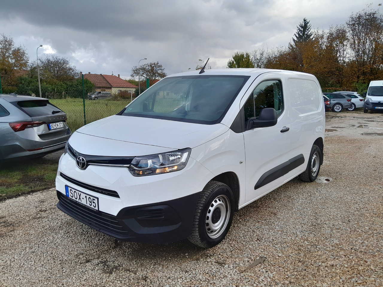 TOYOTA 1.5 City Active 3 Business - Autoutilitară compactă: Foto 2 TOYOTA 1.5 City Active 3 Business - Autoutilitară compactă: Foto 2