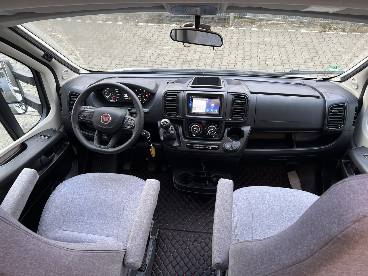 SUNLIGHT T 58 - Autorulotă semi-integrată: Foto 5 SUNLIGHT T 58 - Autorulotă semi-integrată: Foto 5