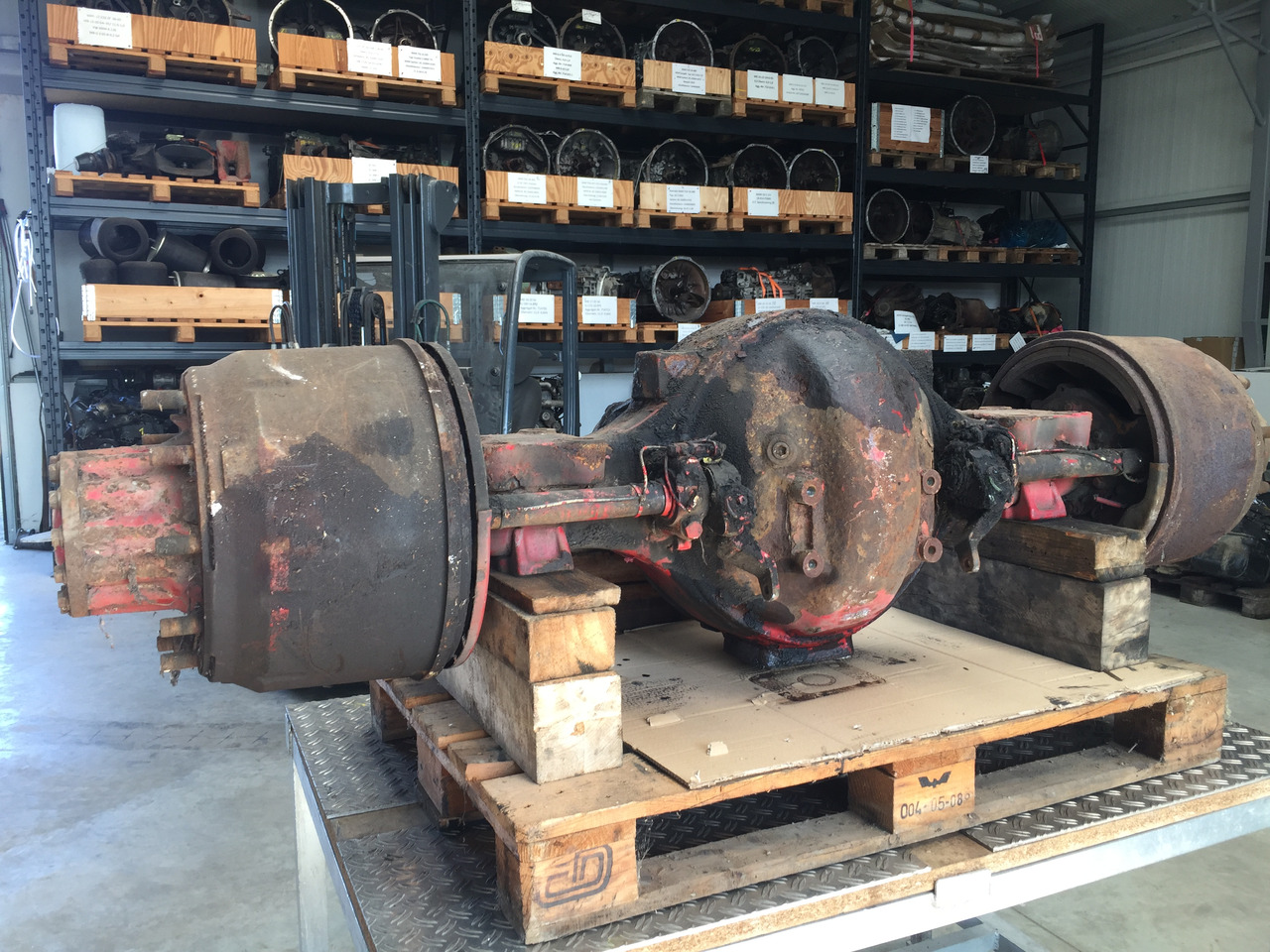 Gebrauchte Hinterachse MAN F2000, 26.422, Typ : HY 110, 13 Tonnen, Artikel - Nr. : 81.99999 - 9999 - Axă spate pentru Camion: Foto 1 Gebrauchte Hinterachse MAN F2000, 26.422, Typ : HY 110, 13 Tonnen, Artikel - Nr. : 81.99999 - 9999 - Axă spate pentru Camion: Foto 1