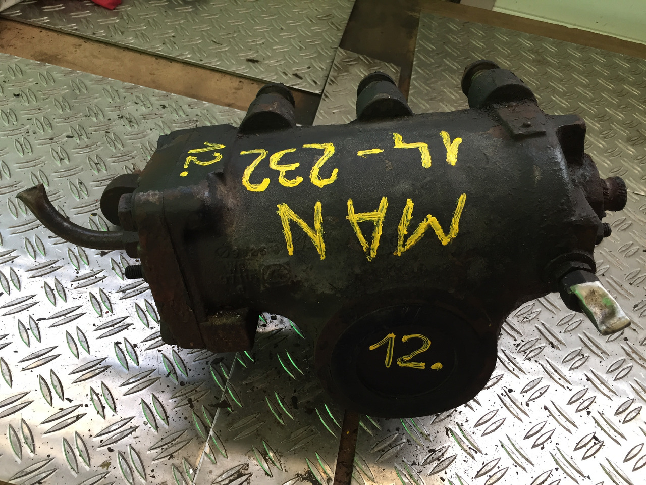 Gebrauchtes Lenkgetriebe MAN F90, 14.232, Artikel - Nr.: 81.9999 - 9999 - Casetă de direcție pentru Camion: Foto 3 Gebrauchtes Lenkgetriebe MAN F90, 14.232, Artikel - Nr.: 81.9999 - 9999 - Casetă de direcție pentru Camion: Foto 3