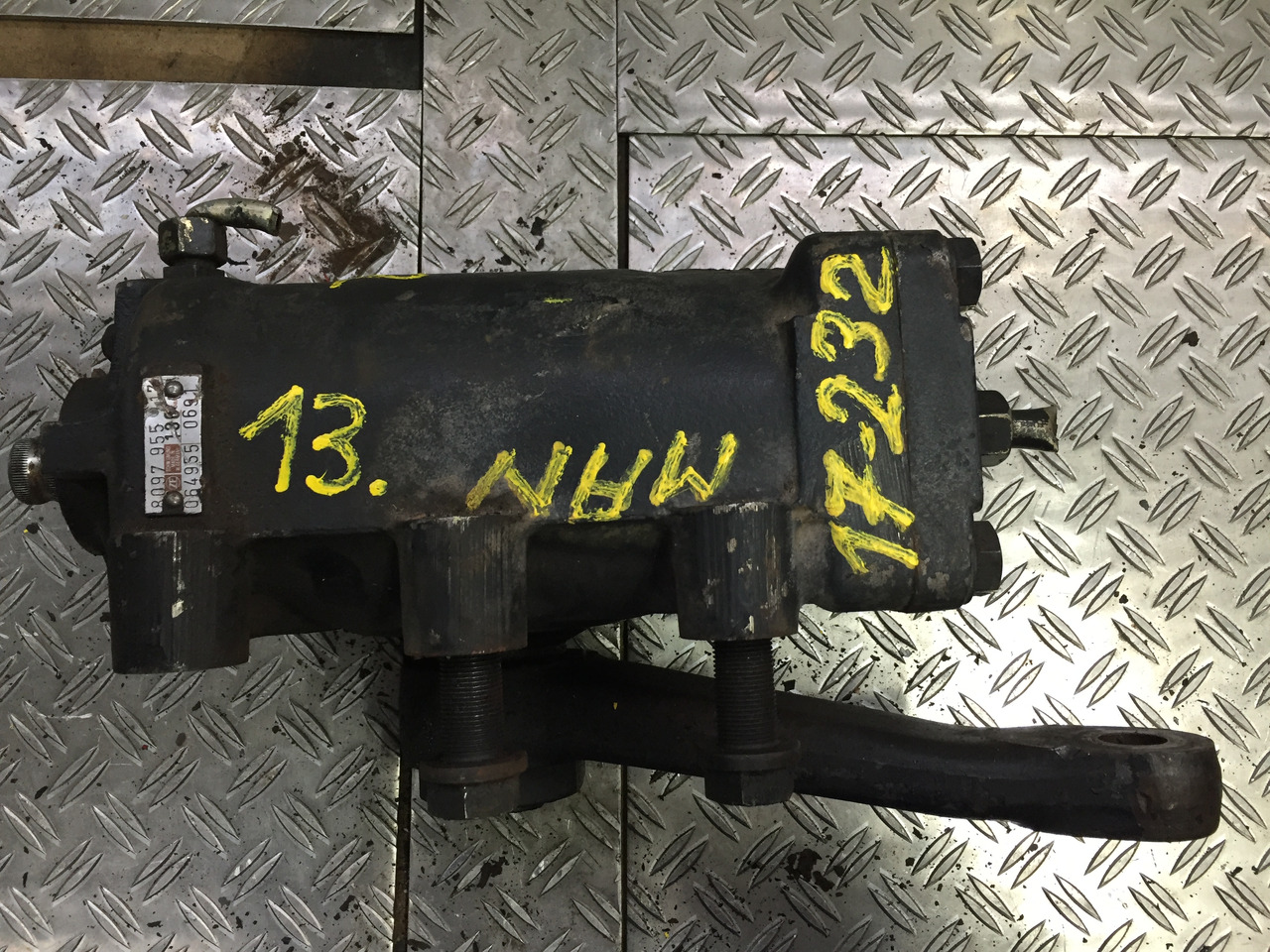 Gebrauchtes Lenkgetriebe MAN F90, 17.232, Artikel - Nr.: 81.9999 - 9999 - Casetă de direcție pentru Camion: Foto 5 Gebrauchtes Lenkgetriebe MAN F90, 17.232, Artikel - Nr.: 81.9999 - 9999 - Casetă de direcție pentru Camion: Foto 5