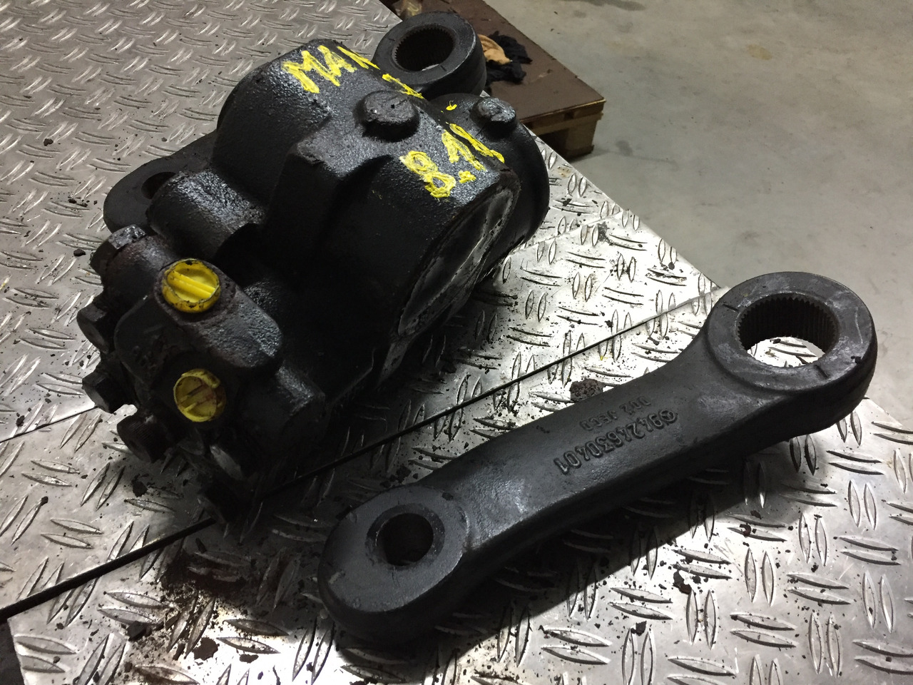 Gebrauchtes Lenkgetriebe MAN TGL, 8.180, Artikel - Nr.: 81.9999 - 9999 - Casetă de direcție pentru Camion: Foto 2 Gebrauchtes Lenkgetriebe MAN TGL, 8.180, Artikel - Nr.: 81.9999 - 9999 - Casetă de direcție pentru Camion: Foto 2