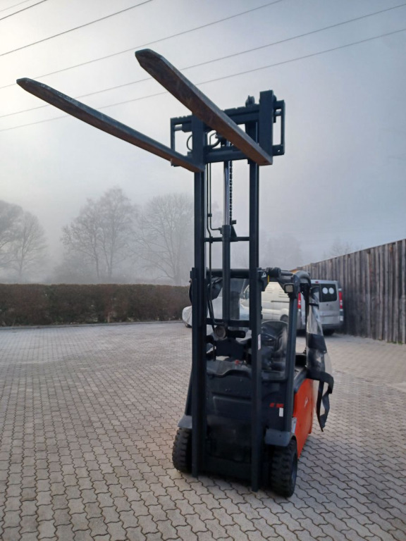 LINDE Stapler E16-01 Duplexmast, Seitenschieber - Electrostivuitor: Foto 5 LINDE Stapler E16-01 Duplexmast, Seitenschieber - Electrostivuitor: Foto 5