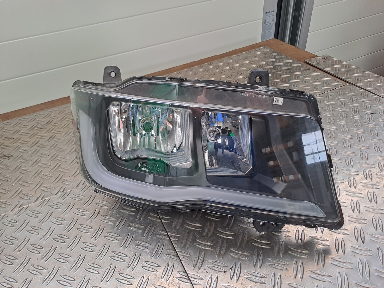 ---Neuwertiger Scheinwerfer und Träger MAN TG3 / TGS / TGX, Artikel - Nr. : 81.25101 - 6738 - Far pentru Camion: Foto 1 ---Neuwertiger Scheinwerfer und Träger MAN TG3 / TGS / TGX, Artikel - Nr. : 81.25101 - 6738 - Far pentru Camion: Foto 1