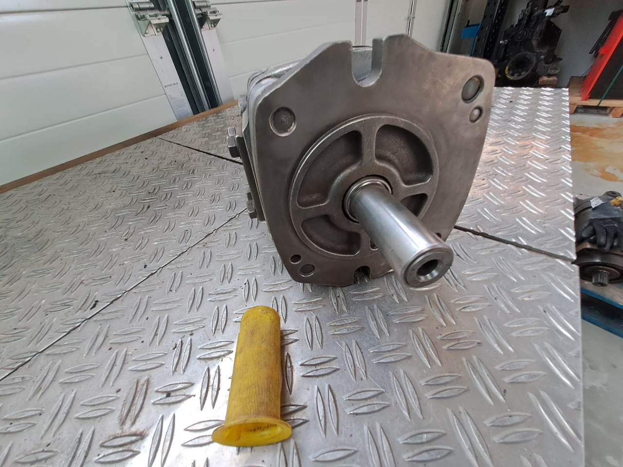 VOITH Type : IPH 5/4/4 - 64 - Pompa hidraulica pentru Echipament industrial: Foto 3 VOITH Type : IPH 5/4/4 - 64 - Pompa hidraulica pentru Echipament industrial: Foto 3