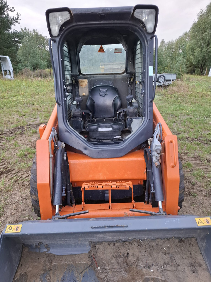 BOBCAT S450 - Mini încărcător: Foto 3 BOBCAT S450 - Mini încărcător: Foto 3