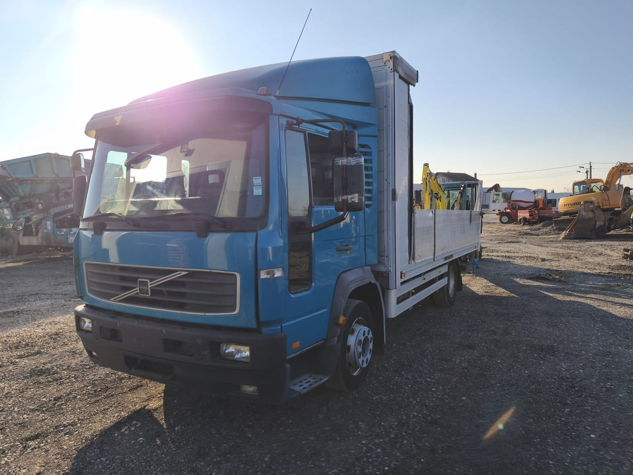VOLVO FL 12 250, 2004 god. - Camion transport auto: Foto 4 VOLVO FL 12 250, 2004 god. - Camion transport auto: Foto 4
