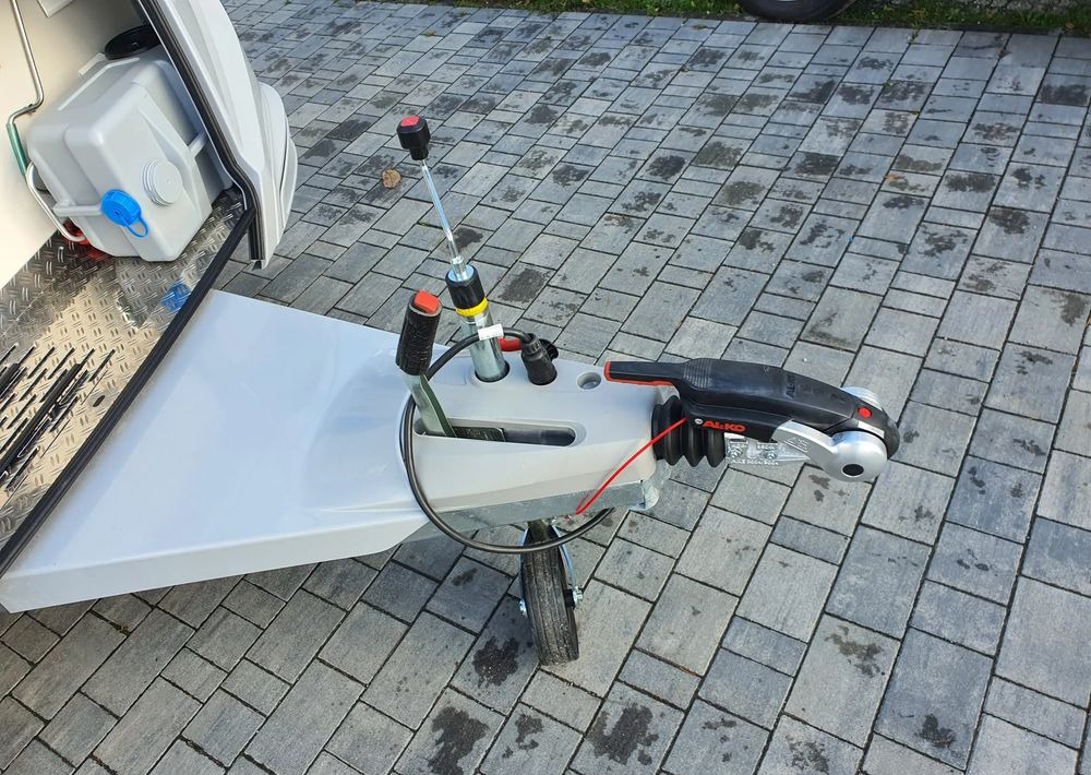 KNAUS SUDWIND 450 FU BLACK SELECTION - Rulotă: Foto 3 KNAUS SUDWIND 450 FU BLACK SELECTION - Rulotă: Foto 3